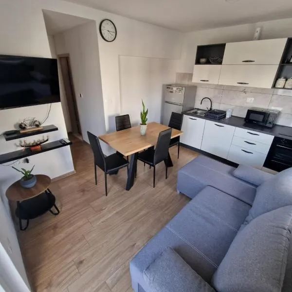 Apartment Antonio with balcony, near the beach, hotel v destinaci Kaštela