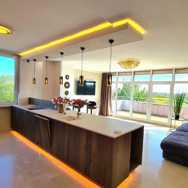Deluxe Appartment mit Marmorböden und Gold-Design El Dorado, hotel i Schwarzenbek