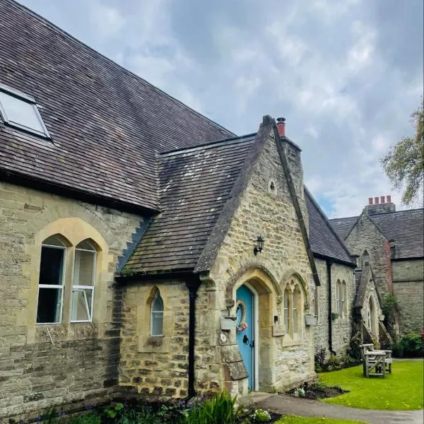 The old school house bed & breakfast、Burwartonのホテル