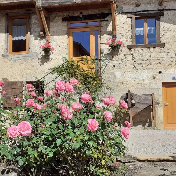 Ô JOLi BUGEY, hotel i Saint-Rambert-en-Bugey