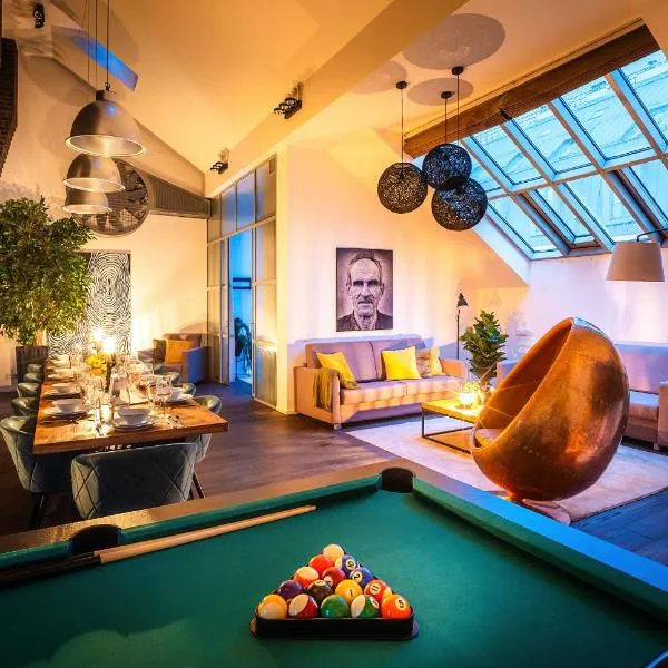5BR+2Bath Old Town Loft Luxe Brickhouse, A/C, hotel v Praze