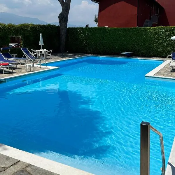 Apartment with swimming pool, hotel v destinácii Reno Di Leggiuno