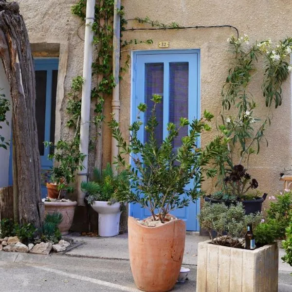Lily à l'auberge – hotel w mieście Leucate