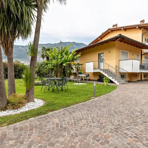 Agritur Laura, hotel in Nago-Torbole