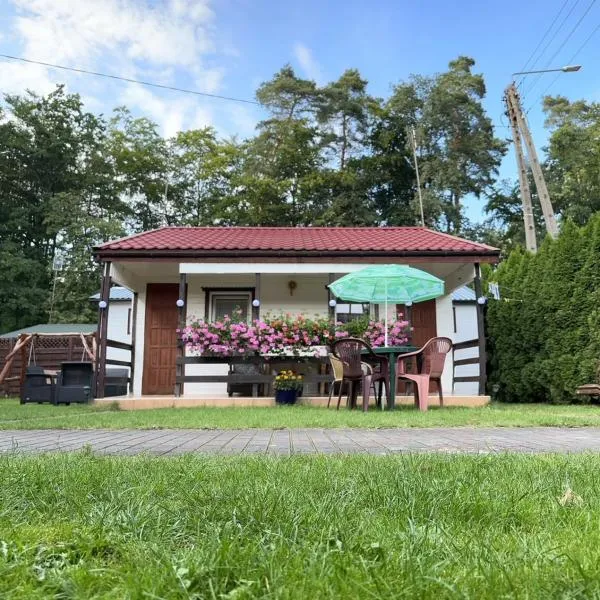 Domki u Dorotki – hotel w mieście Jantar