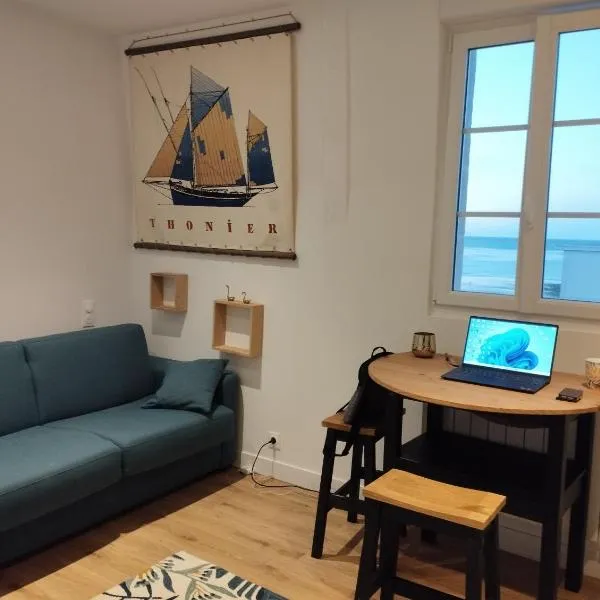 Appartement moderne, vue mer, hotel v destinácii Luc-sur-Mer