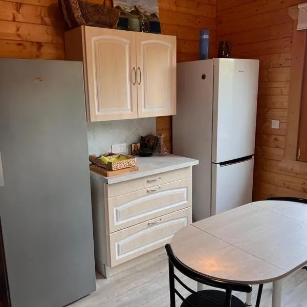 Chalet près de la rivière, Hotel in Urzy