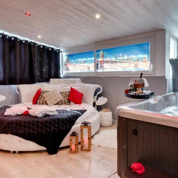 SUITE BROOKLYN JACUZZI, hotel in Vichy