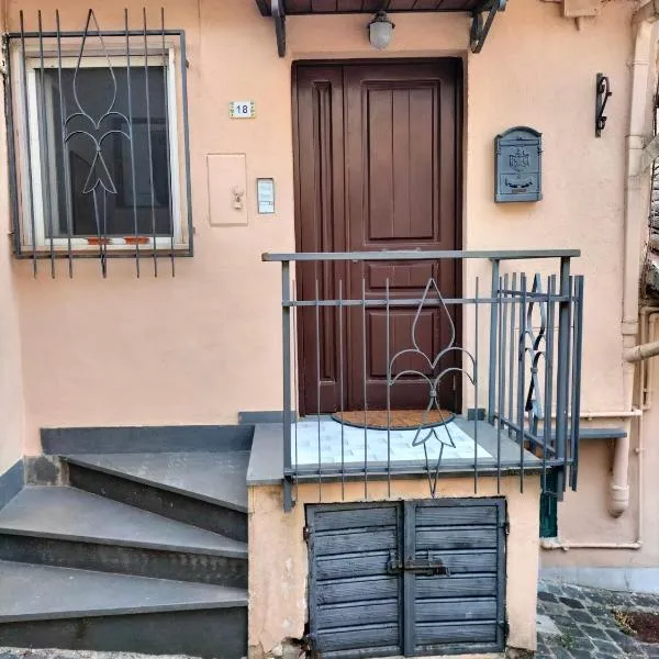 Piazza Varese, hotel v destinaci Valentano