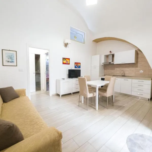 Home Torre dell' Astrologo, hotel in Manfredonia