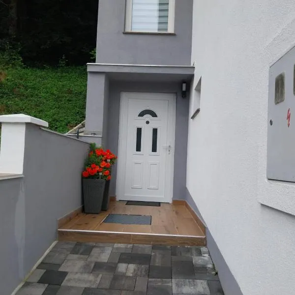 Apartman ŠafraM 2, hotel v destinaci Ðurmanec