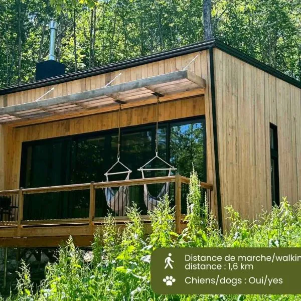 Cabin Zoobox 76, hotel in Eastman