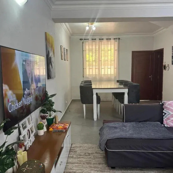 Amazing home stays, ξενοδοχείο στο Νταρ ες Σαλάμ