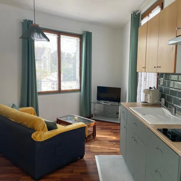 Appartement 35 m2 1er étage 200 m de la mer avec jardin, hotel v destinaci Luc-sur-Mer