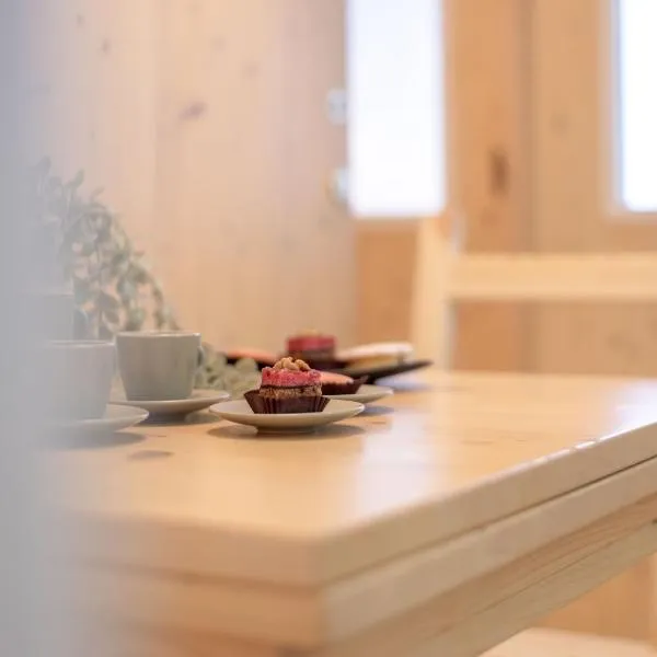 Comano Vacanze Appartamenti, מלון בקומאנו טרמה