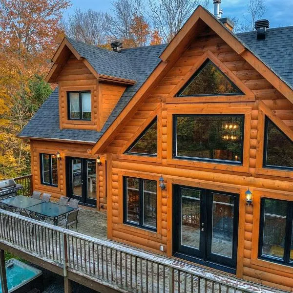 Chalet Le Montcalm, hotel v destinaci Saint Adolphe D'Howard
