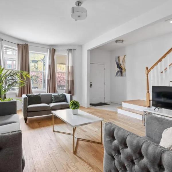 Modern Home 4BR 3BA - 20 Min to Timesquare, hotel em Jersey City