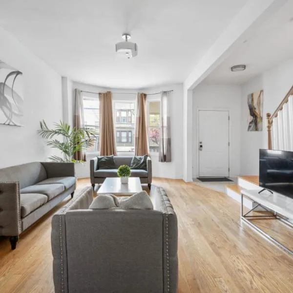 Modern Home 4BR 3BA - 20 Min to Timesquare – hotel w mieście Jersey City