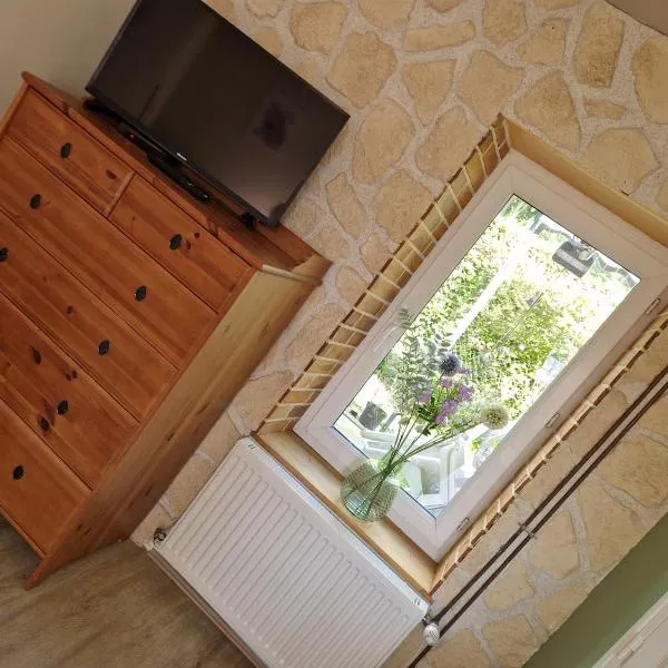 studio rénové à Conches, hotel em Conches-en-Ouche