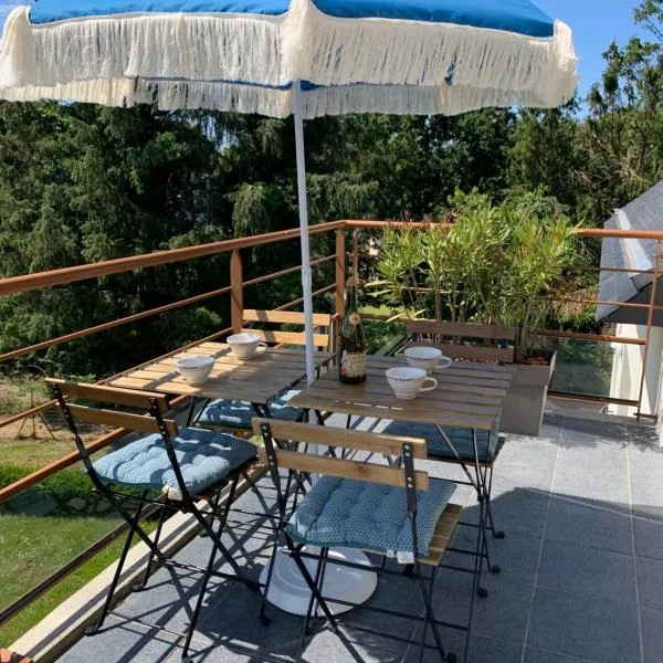 Golf et sentiers côtiers GR34, hotel v destinácii Carantec