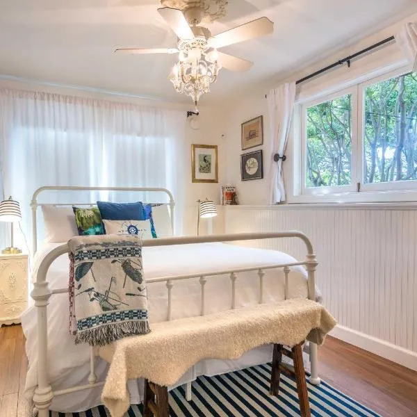 Redwood Hollow Cottages, hotel v San Diegu