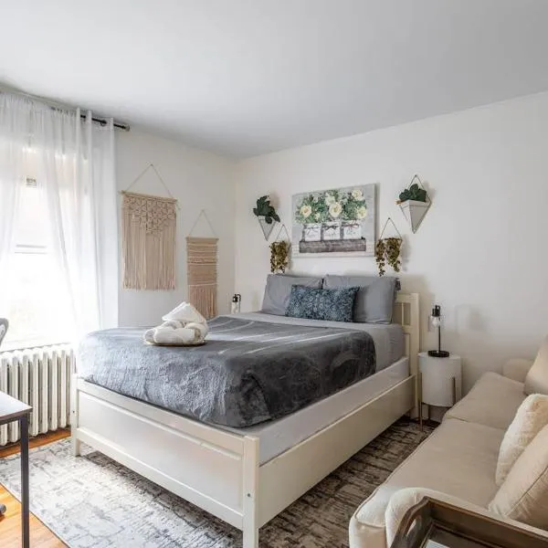 Stamford Bohemian by HarborPoint Downtown &Train, hotel v destinaci Stamford