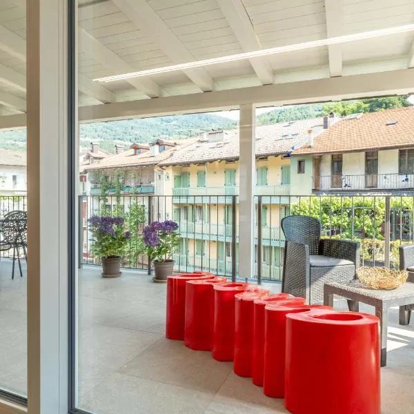Luxury 2BR w/ River Castle View in Borgo Valsugana, hotel in Borgo