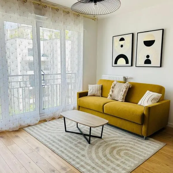 Bel appartement à 5 mn de Paris très proche Métro 13 et 14, hotel i Saint-Ouen