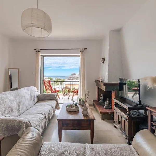 Seaside escape apartment – hotel w mieście Saronida