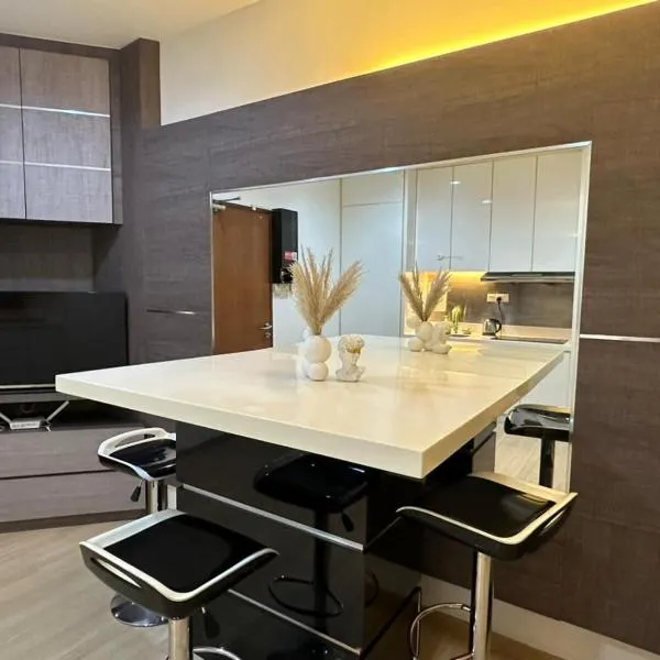 Luxury Suites 118 Island Plaza, hotel v destinaci Tanjong Tokong