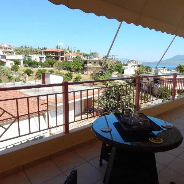 Angela's Apartment with beautiful balcony view, hotel v destinaci Agios Konstantinos Fthiotida