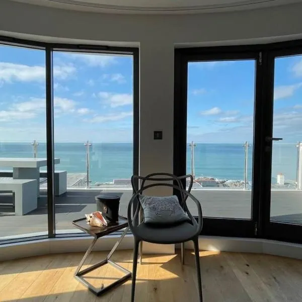 Seasalt - Beach Front Apartment, hotel in Woolacombe