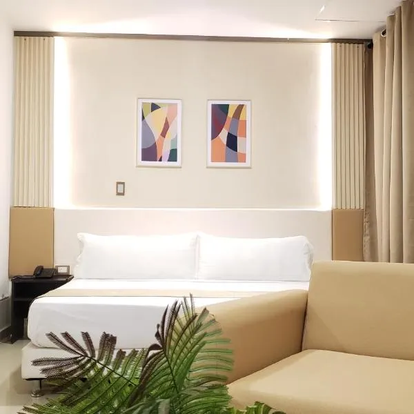 Hotel Suite Center Pereira、La Badeaのホテル