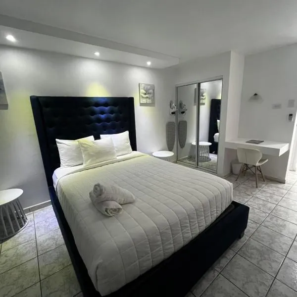 Douglas Highway Inn Hotel, hotel in Cabo Rojo