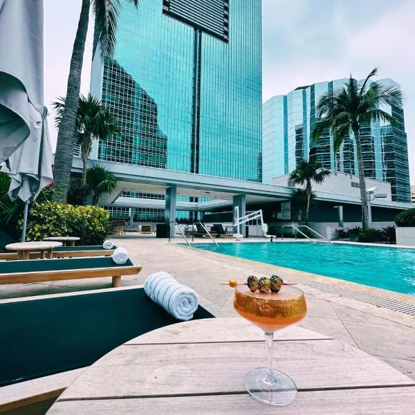 Brickell Condo Parkingbay Viewspoolgym, hotel v Miami