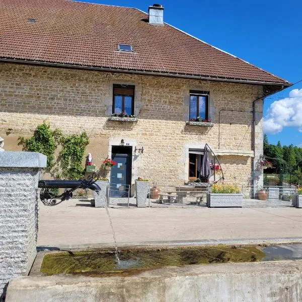 Location à la ferme entre lacs et montagnes "chez papy", hotel in Fort-du-Plasne