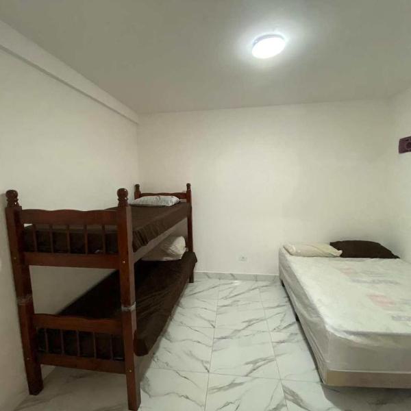 Casa com Piscina a 100m da Praia 4 Quartos com Churrasqueira Ideal para Família e Grupos - Foto 2