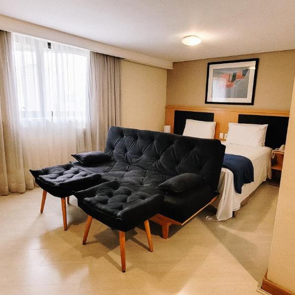 1007 Hotel Bienal Suits, Arrumação, manobrista e piscina