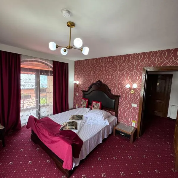 Home Simoni, hotel v destinaci Ploješť