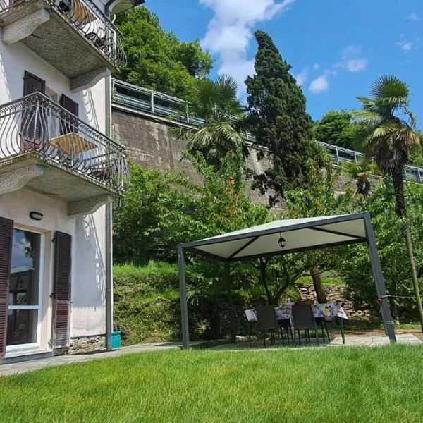 Apartment lake Maggiore - Residence al Poggio, hotel in Tronzano Lago Maggiore