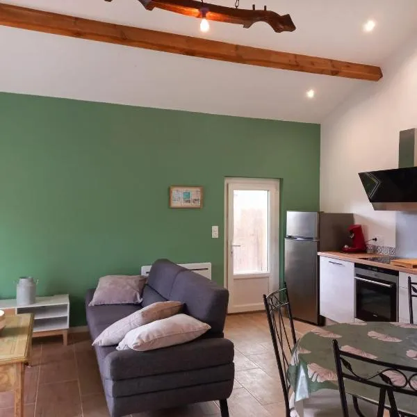 La petite maison des écureuils – hotel w mieście Mios