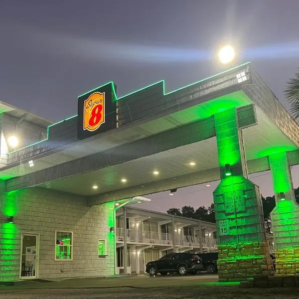 Super 8 By Wyndham Kingsland I-95 Naval Base Area, hotel in Kingsland