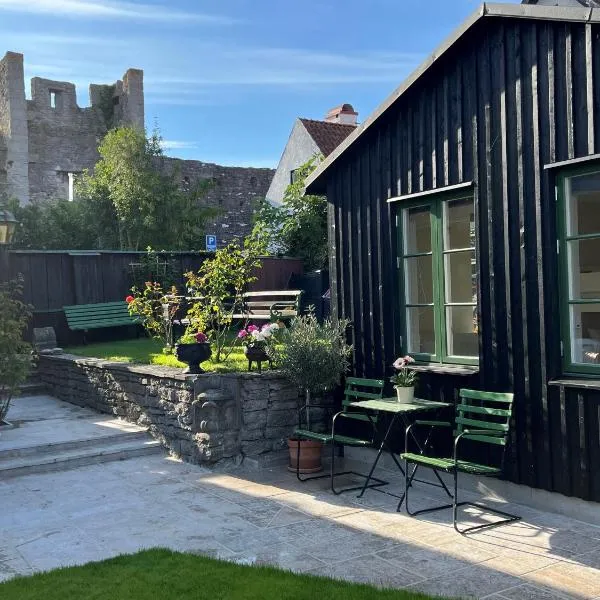 Linneas gårdshus på Klinten, hotel a Visby