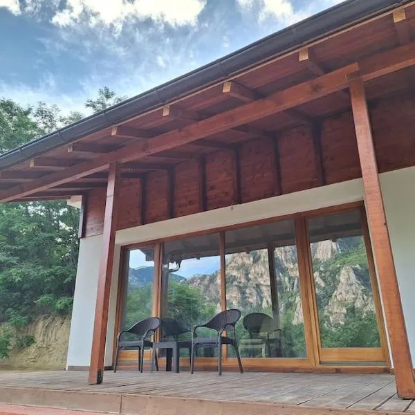 Mountain magic house - Matka, hotel in Skopje