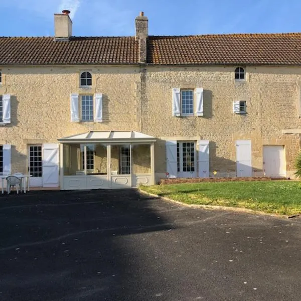 Maison à la campagne, hotel in Rots