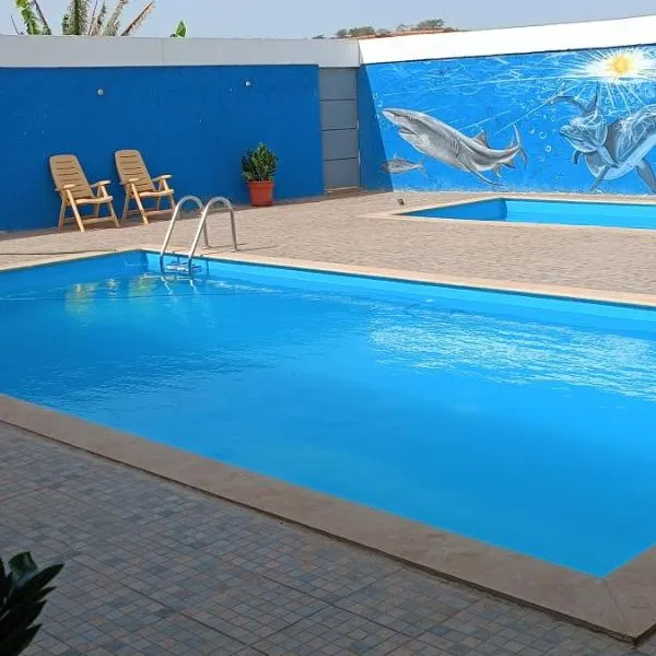 Residência Águia, hotel v destinaci Praia