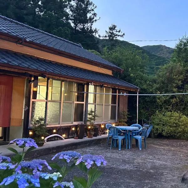 River, Mountain Retreat at 四万十Accommodation, hotel v destinaci Mihara