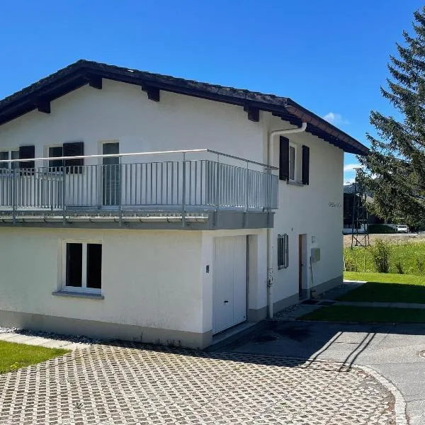 Ski in Ski out Family accommodation Chesa Katja Lenzerheide, hotel sa Valbella