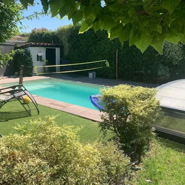 Magnifique villa avec piscine, hotel v destinácii Saint-Marcel-lès-Valence