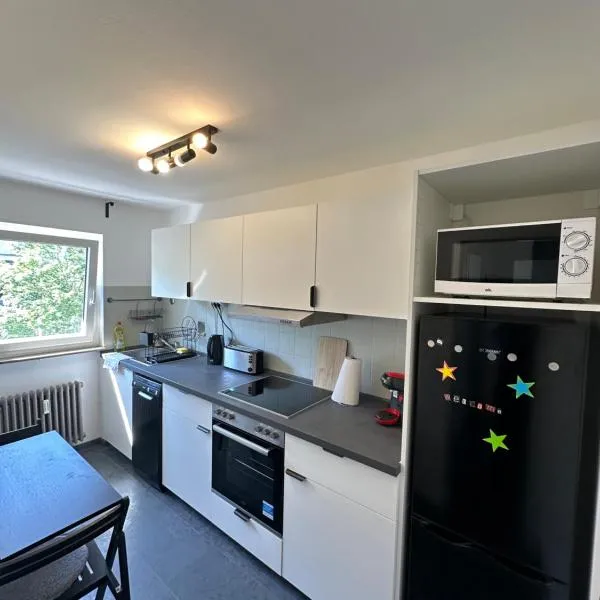 Renovated Flat - Prime Location Near Marienplatz、シュトゥットガルトのホテル